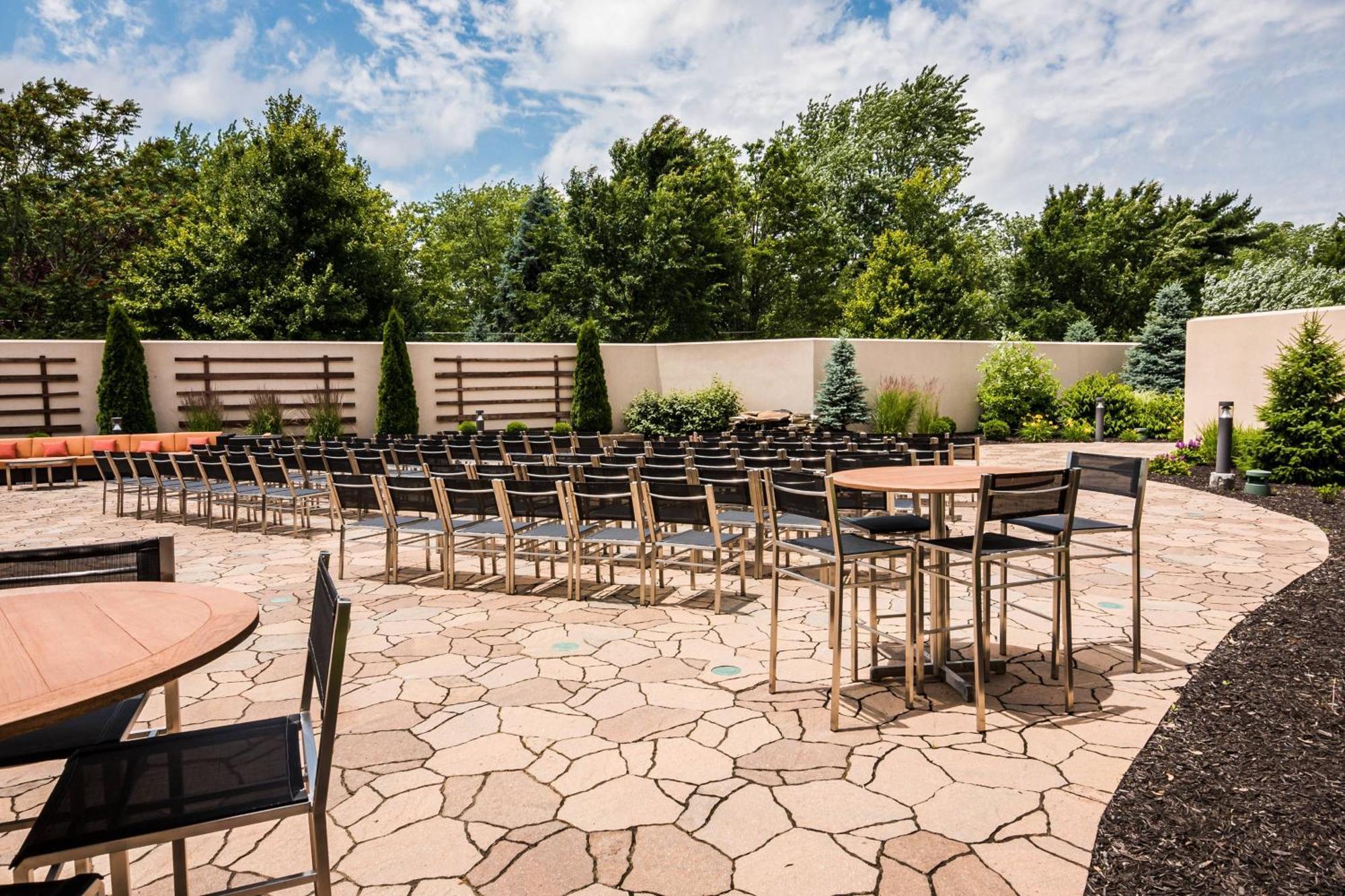 Courtyard By Marriott Lafayette Hotel Exterior photo
